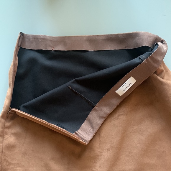 Babaton Cantina Skirt - size 4 - Picture 8 of 12